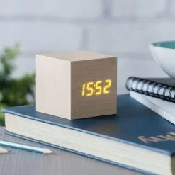 Gingko Radio Réveil Cube Click Clock - LED Maple / Orange